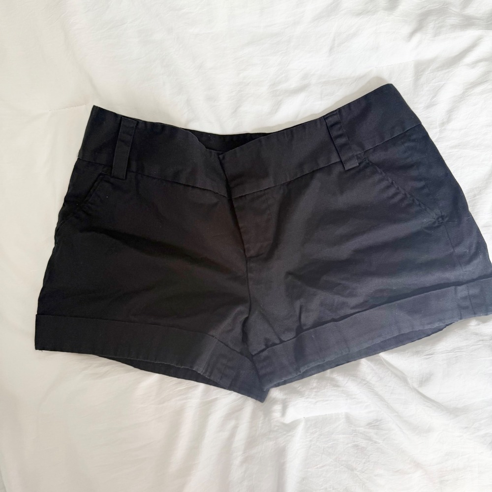 Alice + Olivia Black Tailored Cuffed Shorts Size 10 Quiet Luxury, Minimalist